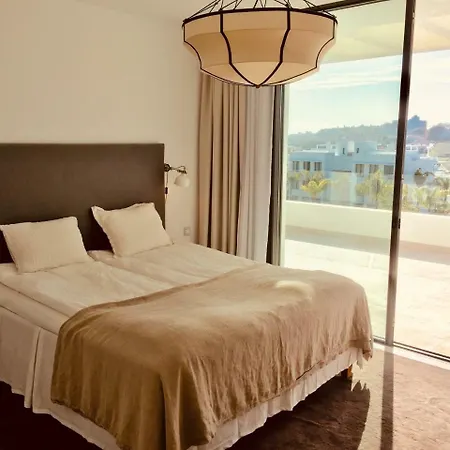 Exclusive Modern Duplex With Amazing Views Close To Puerto Banus Lejlighed